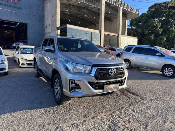 TOYOTA HILUX 2.7 SR 4X2 CD 16V FLEX 4P AUTOMÁTICO